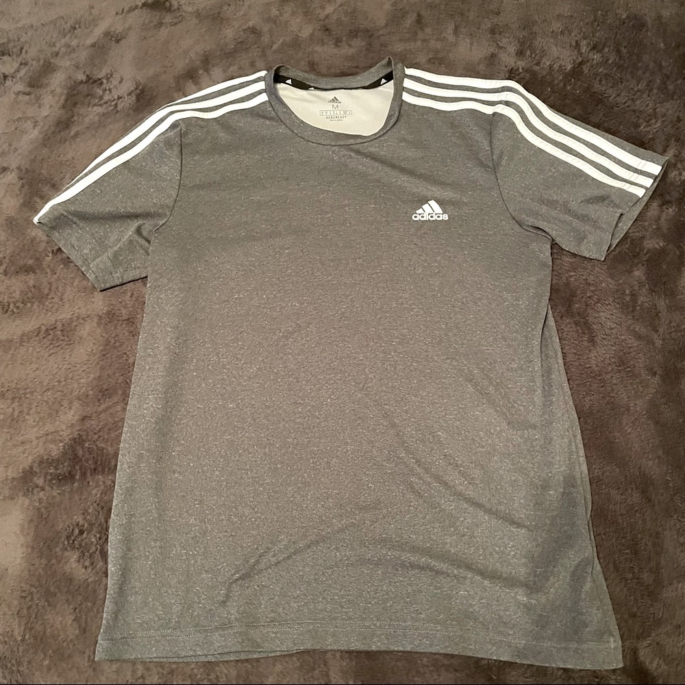 ADIDAS mens medium gray stripped workout t-shirt